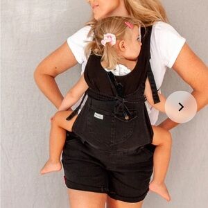 Mumsie l The Jet Shortie